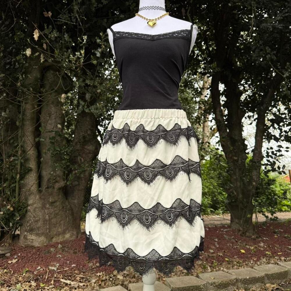 Y2k grunge coquette white and